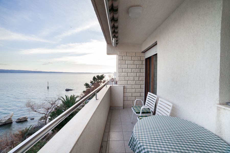 Studio balcony with sea view