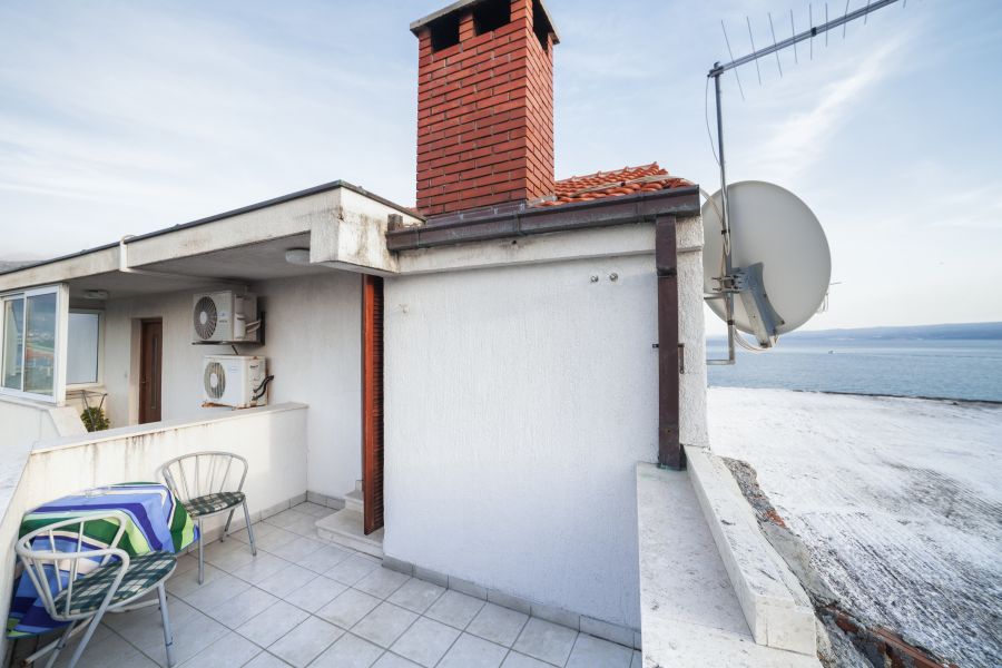 Studio second balcony