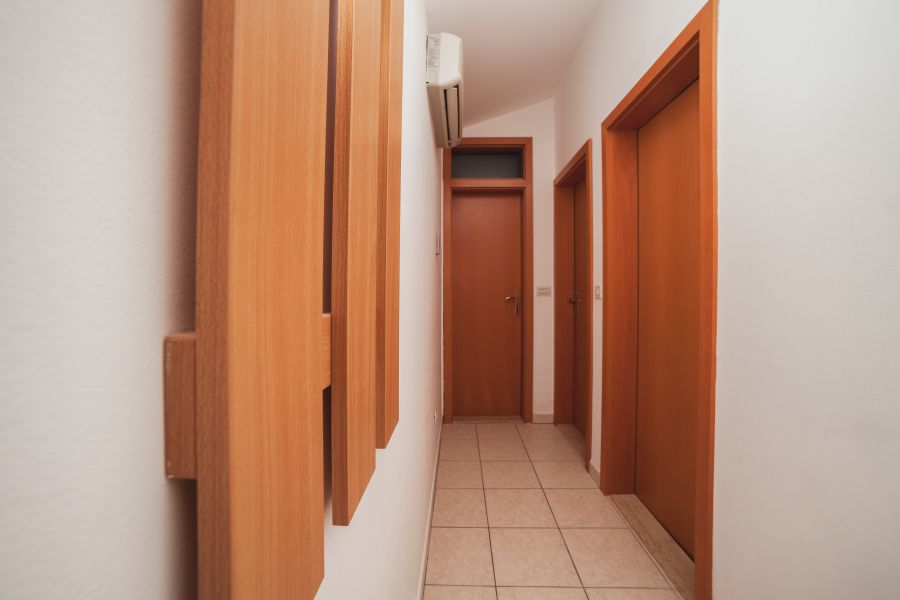 1-bedroom hallway