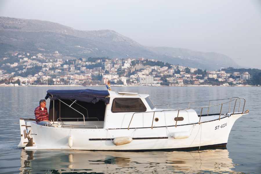 Ljubo auf seinem Boot